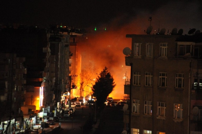 Diyarbakır’da yoğun çatışma çıktı