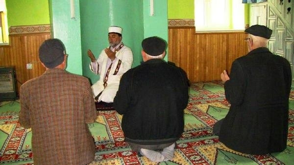 Definecilerin 40 deve yükü hazine avına duvar engeli
