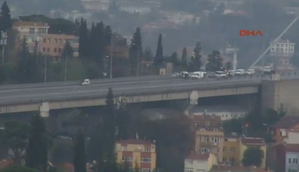 Boğaziçi Köprüsü'nde 'bombalı araç' paniği