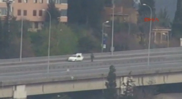 Boğaziçi Köprüsü'nde 'bombalı araç' paniği