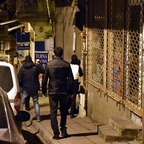 İstanbul'da dev terör operasyonu: 9'u avukat 30 gözaltı