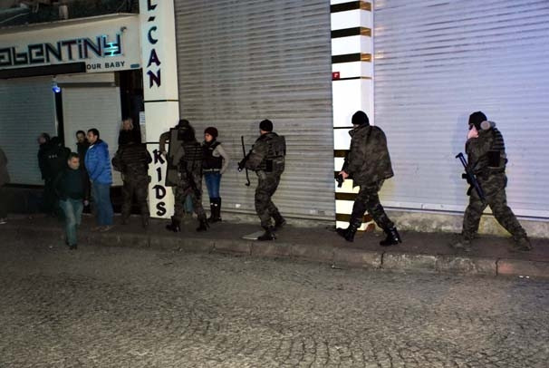 İstanbul'da dev terör operasyonu: 9'u avukat 30 gözaltı