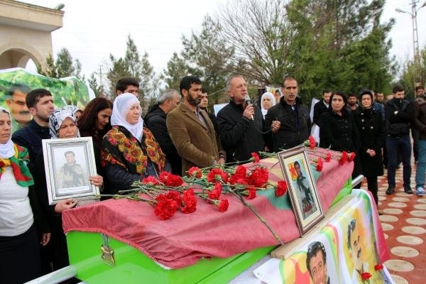 HDP'li 2 vekil PKK'lının cenazesine katıldı