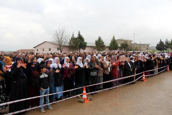 HDP'li 2 vekil PKK'lının cenazesine katıldı