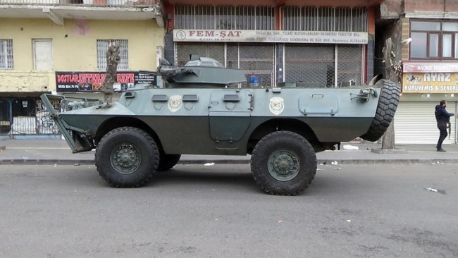 Asker ve polis Bağlar'a girdi