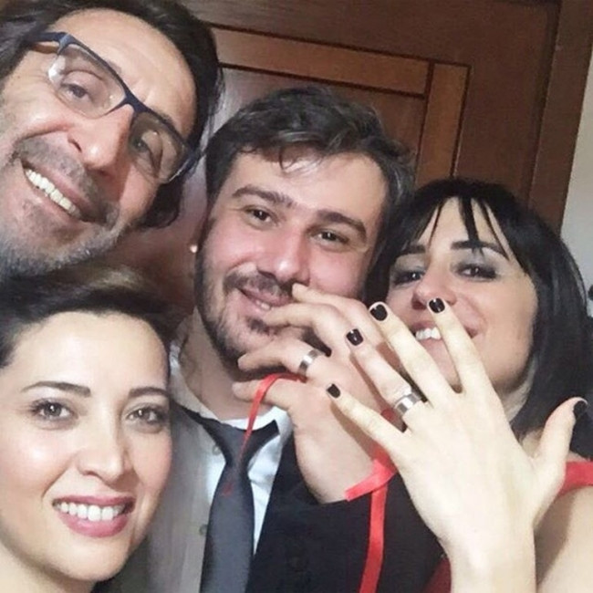 Cem Özer'in kızı Cemre Özer nişanlandı
