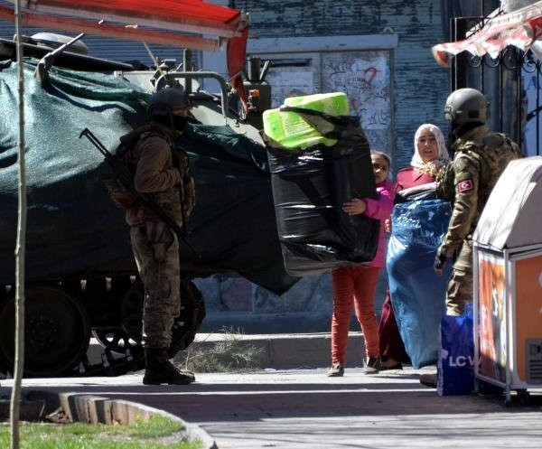 Bağlar'da PKK'ya darbe: 15 terörist öldürüldü