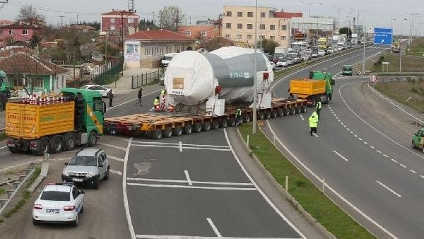 480 tonluk gaz tribünü böyle taşınıyor