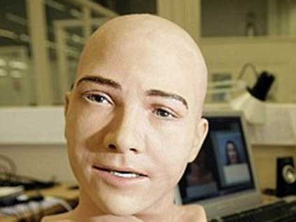 İnsana en yakın robot