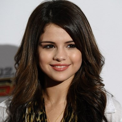 Selena Gomez Instagram'ın yeni kraliçesi oldu