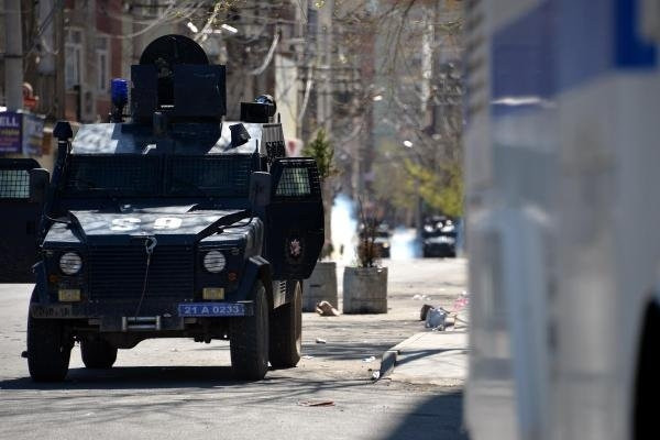 Bağlar'da PKK'nın Kanas'ları ele geçirildi