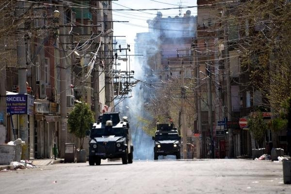 Bağlar'da PKK'nın Kanas'ları ele geçirildi