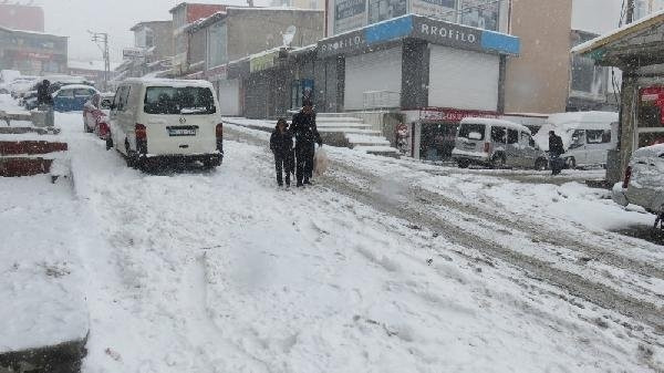 Van beyaza büründü !