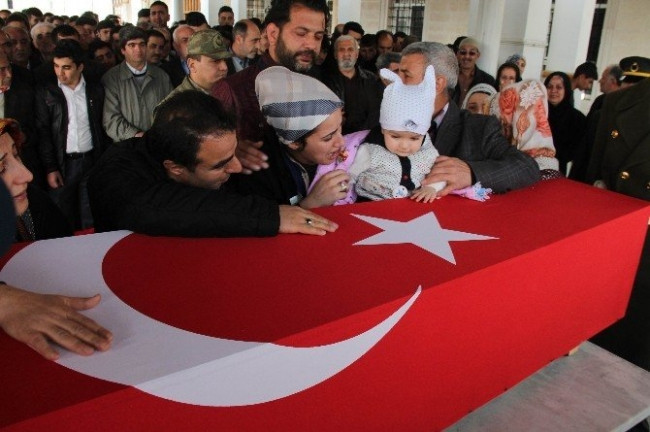 Şehit babaya son bakış...
