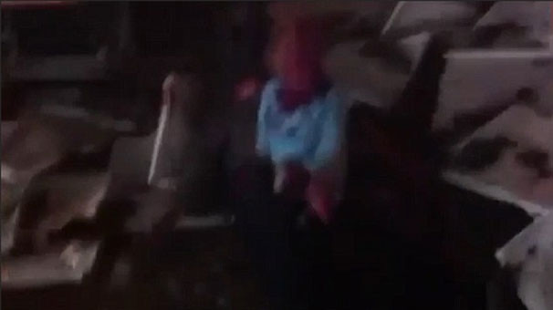 Annesinin kanlar içindeki cansız bedeni üstünde bulundu