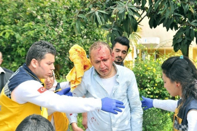 Mersin'de evde patlama: 1 ölü, 3 yaralı