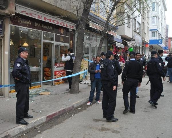 Aranan teröristin amcasına saldırı