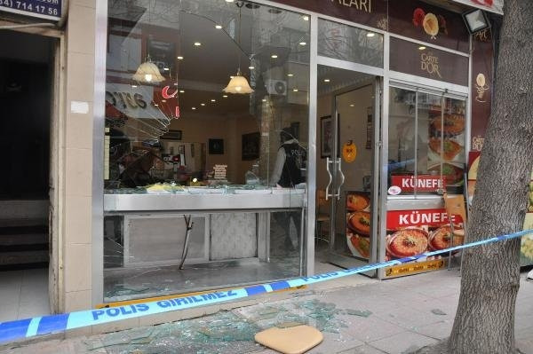Aranan teröristin amcasına saldırı
