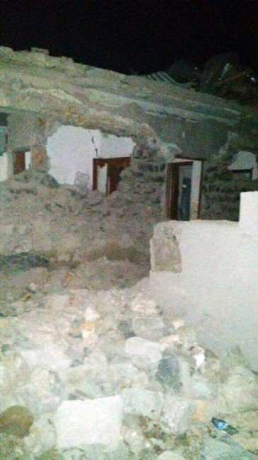 Karakola bombalı saldırı: 3 şehit 24 yaralı