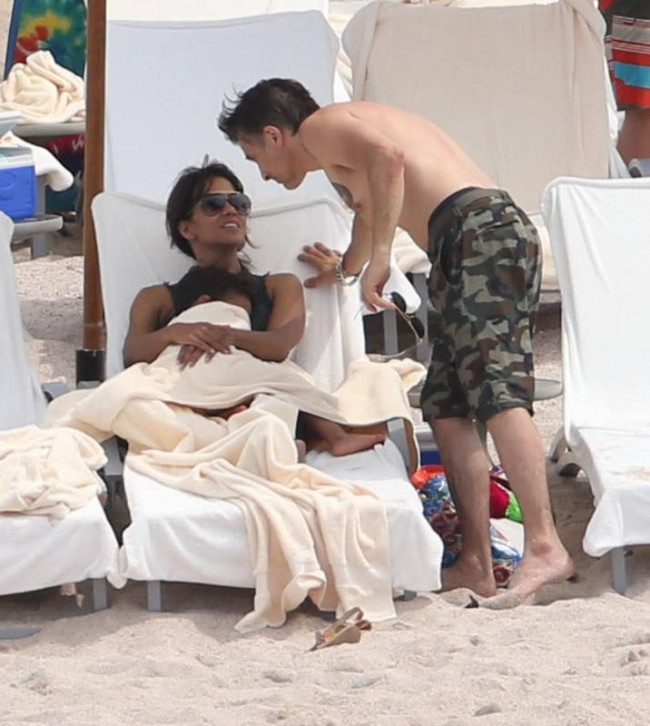 Halle Berry ile Olivier Martinez tatile çıktı