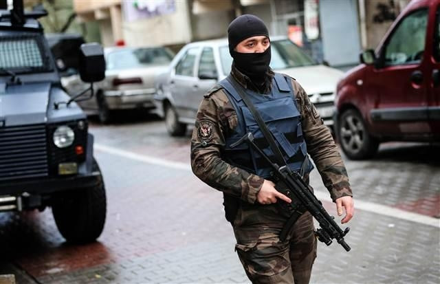 İstanbul'da şafak operasyonu