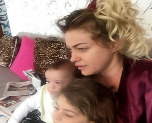 Görenler inanamadı makyajsız hali şoke etti