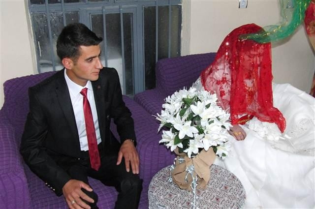 Irak sınırında Türk bayraklı düğün