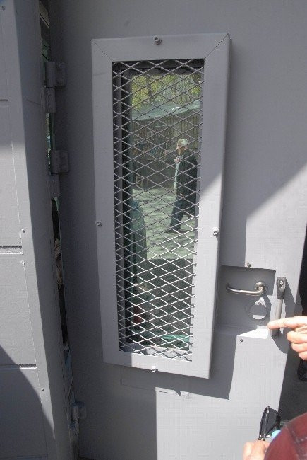 Sur'un dört bir yanına zırhlı güvenlik kulübesi yerleştirildi