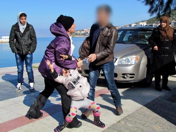 Botta yakalandı, kendini yerden yere attı