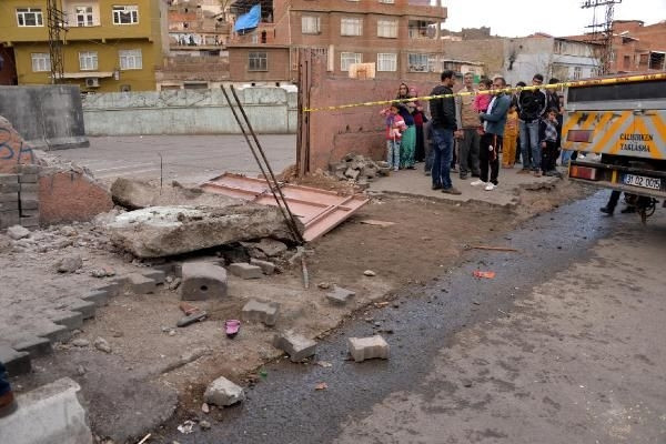 Vinç kazasında 2 çocuk öldü