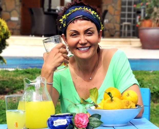 Serap Ezgü şimdilerde ne yapıyor ?