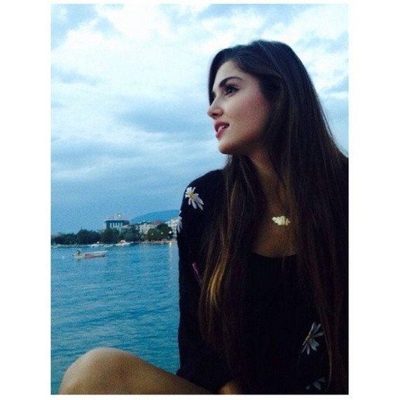 Hande Erçel ekranlara dönüyor