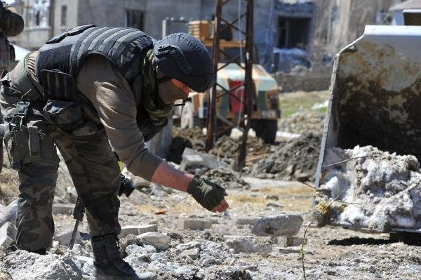 Yüksekova'ya özel harekat indirildi