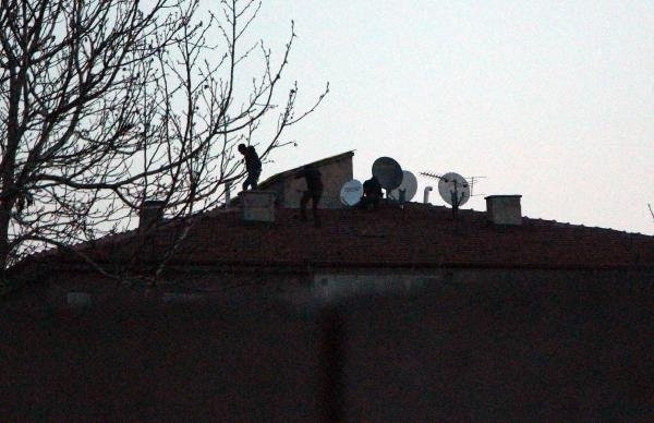 PKK'nın hücre evine baskın, 2 PKK'lı öldürüldü