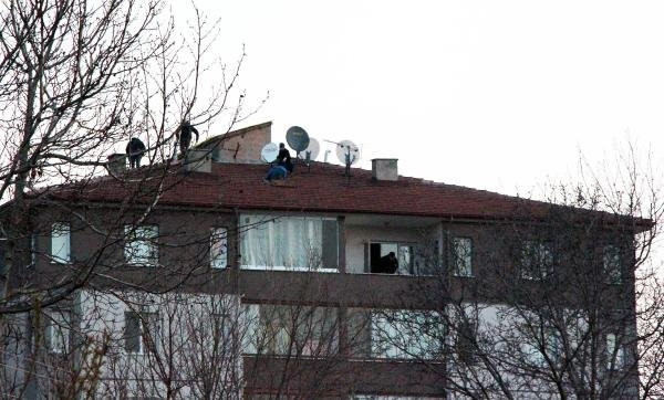 PKK'nın hücre evine baskın, 2 PKK'lı öldürüldü