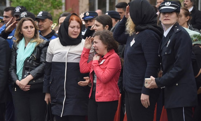 Şehit cenazesinde gerginlik !
