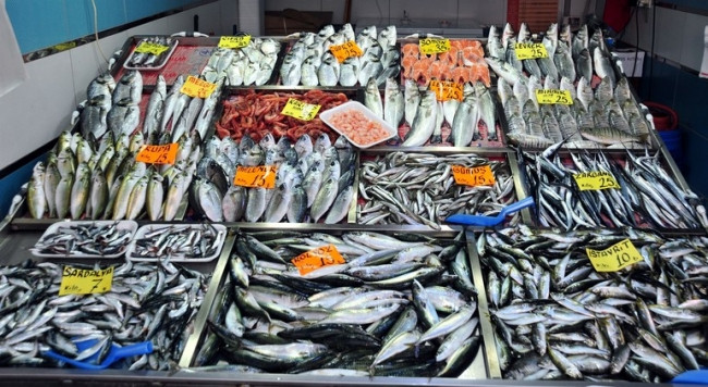Yasak geliyor, balıklar ucuzladı !