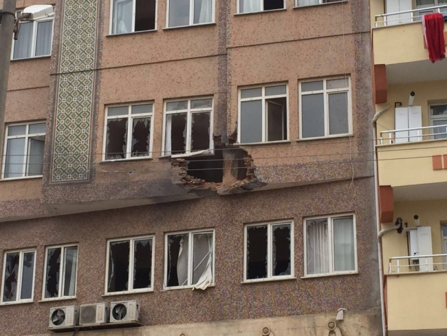 Türkiye'ye 3 roket mermisi düştü, 6 yaralı var
