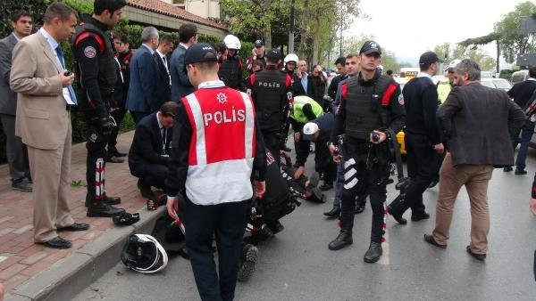 Yunus ekibi taksinin kapısına çarptı