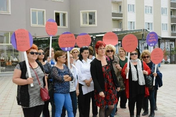 'Adem İle Havva' Heykelinde 'Müstehcenlik' Tartışmas