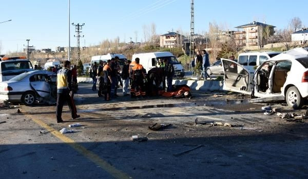 Polis'ten kaçtı 3 kişiyi öldürdü