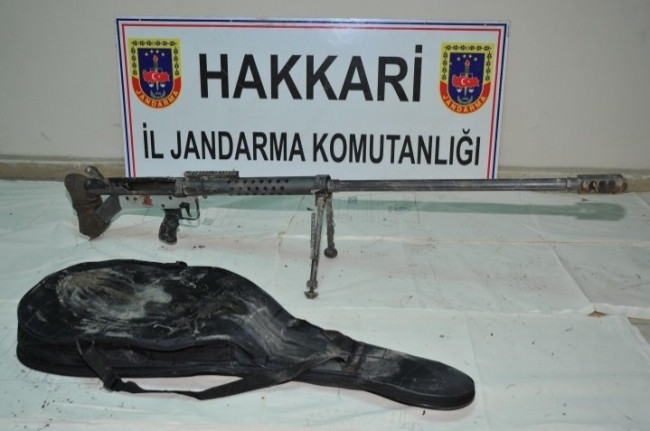 Gitar Kılıfından 'Keskin Nişancı Tüfeği' Çıktı