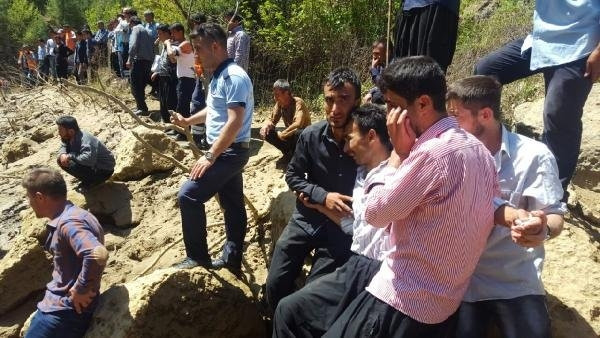 Nehre düşen iki kız kardeşin cesetleri bulundu