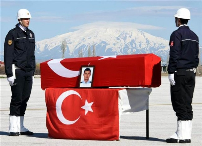 Şehit polis Abdullah Delibaş gözyaşlarıyla memleketine uğurlandı