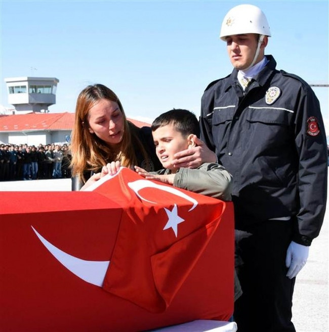 Şehit polis Abdullah Delibaş gözyaşlarıyla memleketine uğurlandı