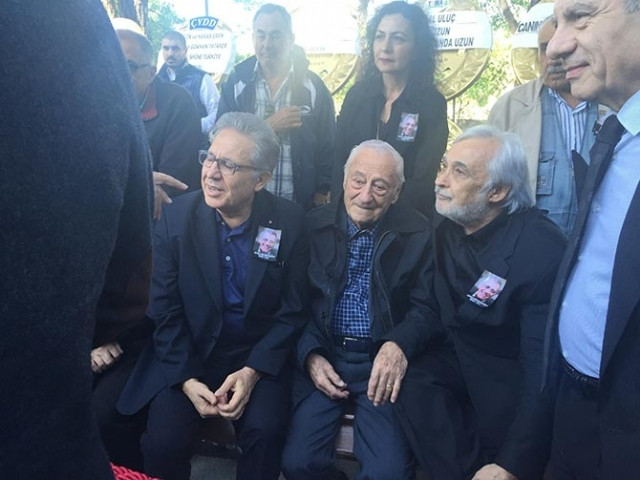 Cem Yılmaz bu sefer güldürmedi !