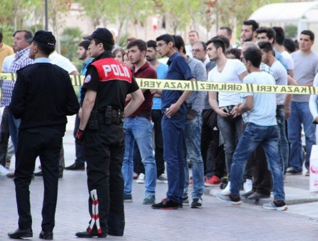 Evladı gözünün önünde can verdi