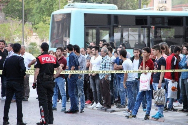Evladı gözünün önünde can verdi
