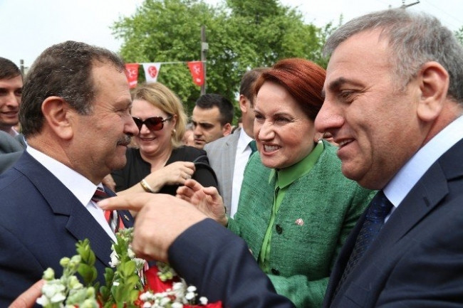 Meral Akşener'i, Sakarya'da Karşılama Konvoyu