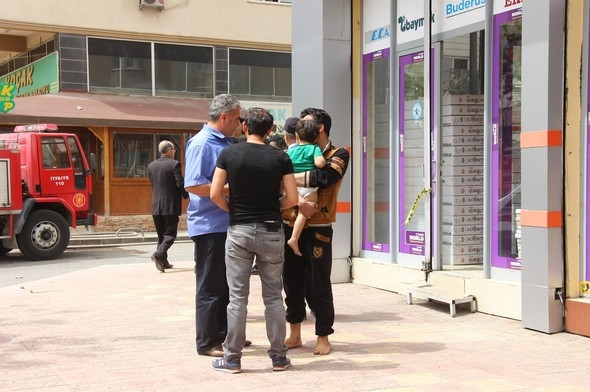 Apartmanda tüp patladı: 1 ölü, 8 yaralı